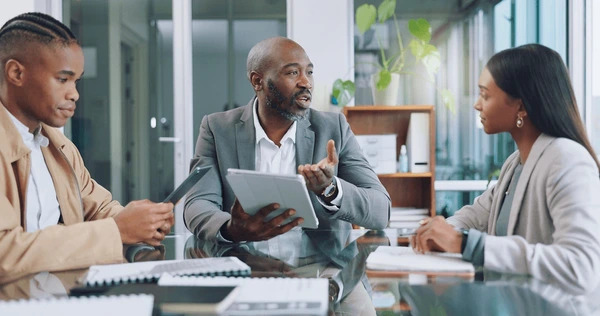 tablet group business people boss 600nw 2449375467